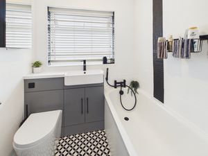 Family Bathroom- click for photo gallery